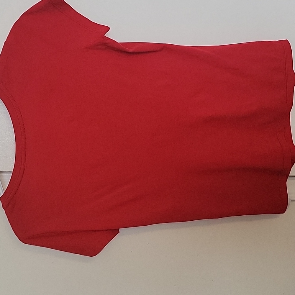 Guess tshirt - Picture 2 of 2